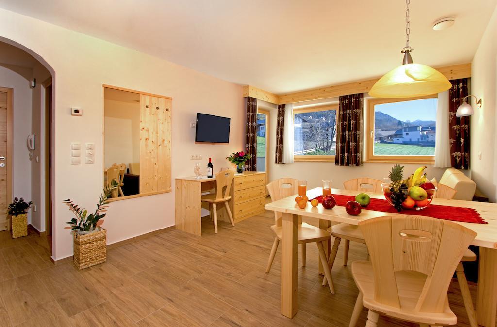 Appartement Stiflerhof à Falzes Chambre photo